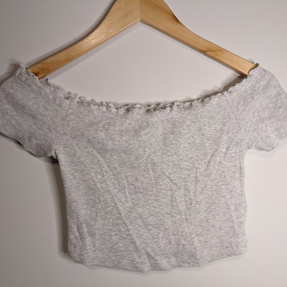Ardene New white/grey crop top. Off the shoulder style - Picture 1 of 2
